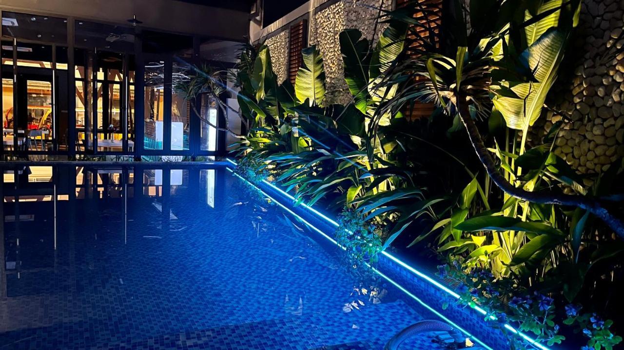 Phoenix Minh Chau Hotel กว่างนิงห์ ภายนอก รูปภาพ