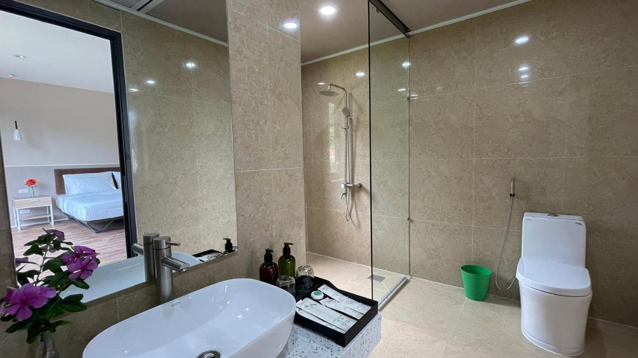 Phoenix Minh Chau Hotel กว่างนิงห์ ภายนอก รูปภาพ